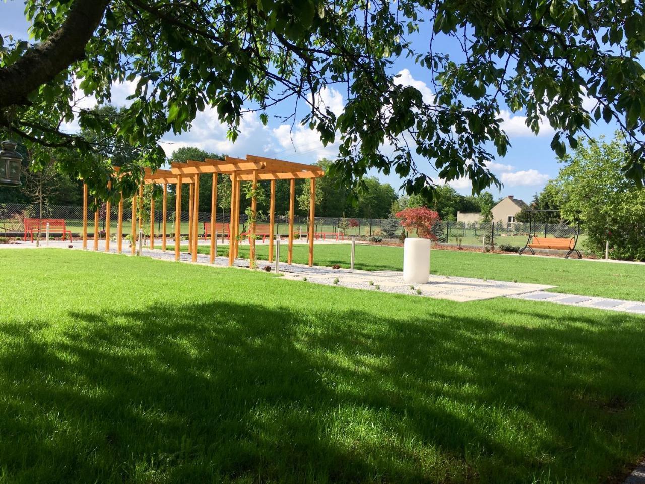 Zbylitowska Gora Hotel Kardamon מראה חיצוני תמונה
